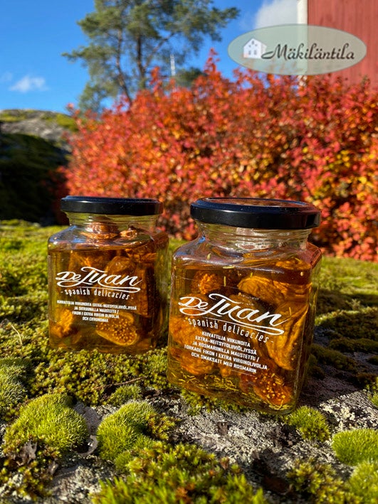 Kuivatut  viikunat oliivi&ouml;ljyss&auml; tilaa t&auml;&auml;lt&auml;